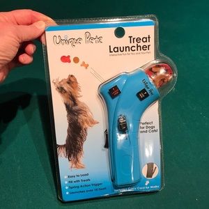 NEW - Dog OR Cat Treat Launcher